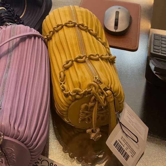 LOEWE PLEATED LEATHER BRACELET BAG - Picture 3 of 5